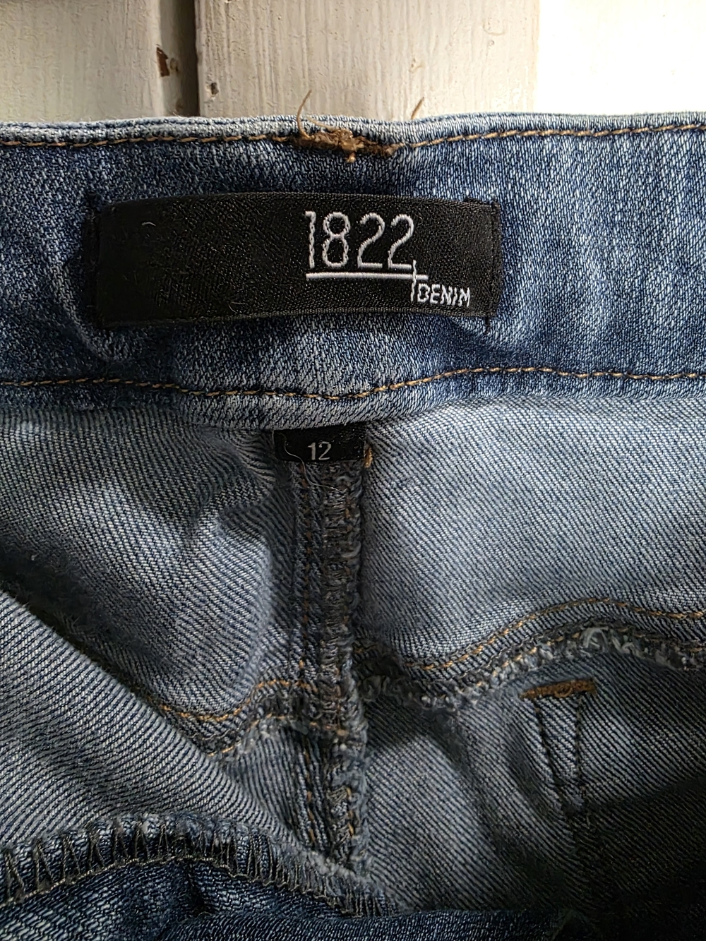 1822 Denim Women's Faded Distressed Blue Boyfriend Jeans - Picture 2 of 4